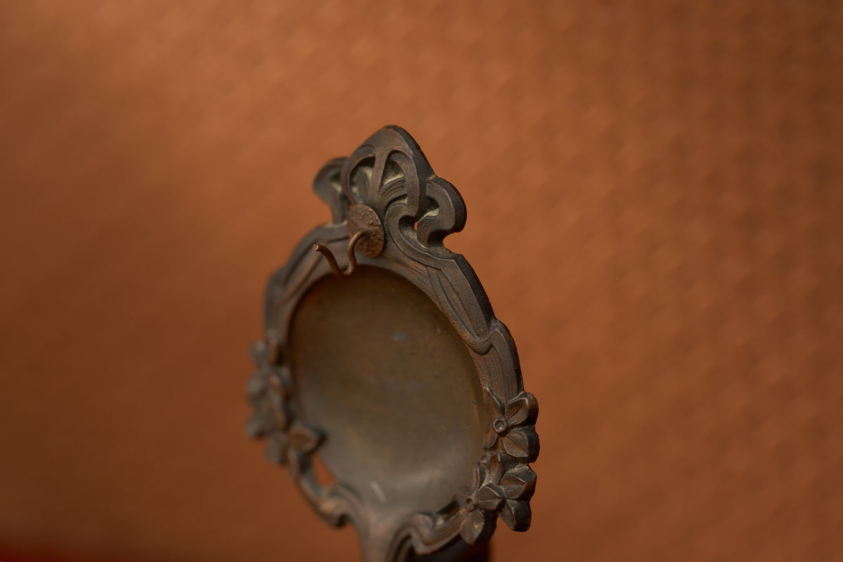 Art Nouveau Porte-Montre in Silvered Bronze and Pewter, c.1900
