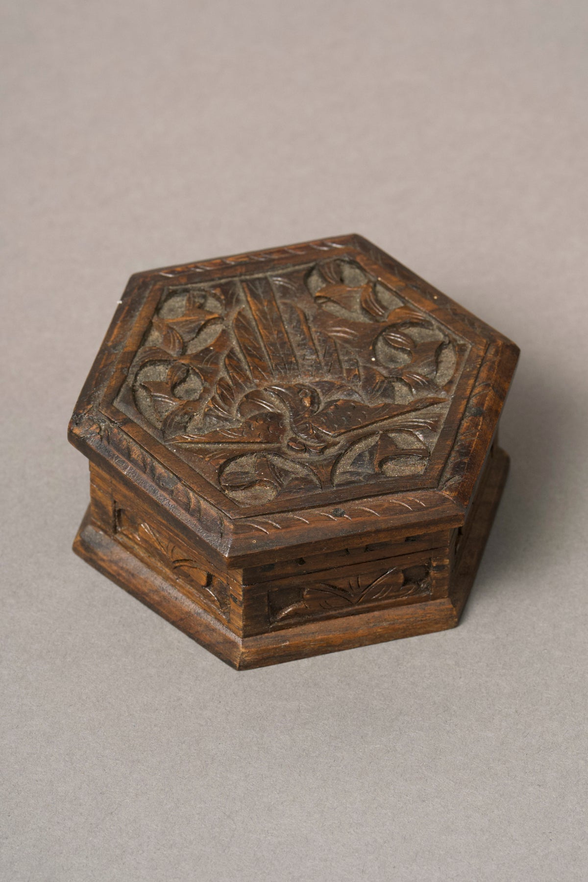 Black Forest Hexagonal Box, Leaf, Vine and Berry Sides, c.1880