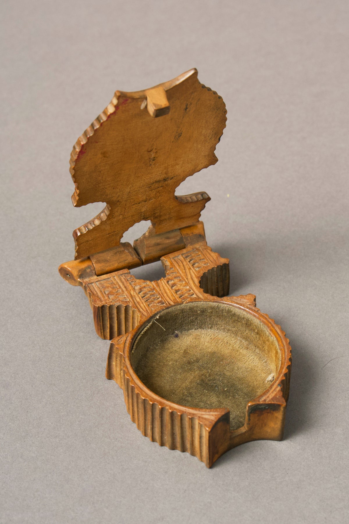 Carved Edelweiss Watch Holder with Hinged Lid, c.1880