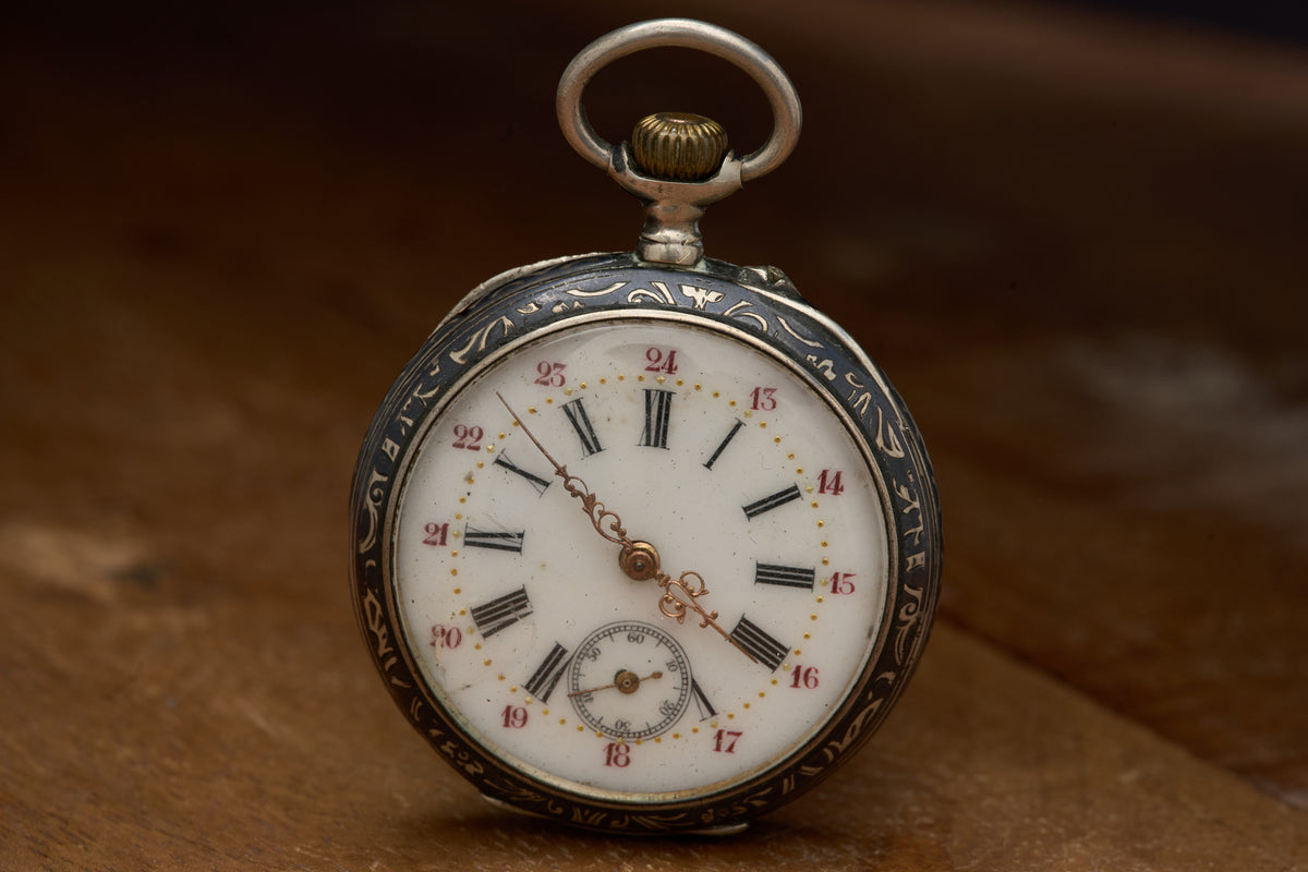 Médaille d'Or Silver, Niello Heraldic Caseback, c.1890