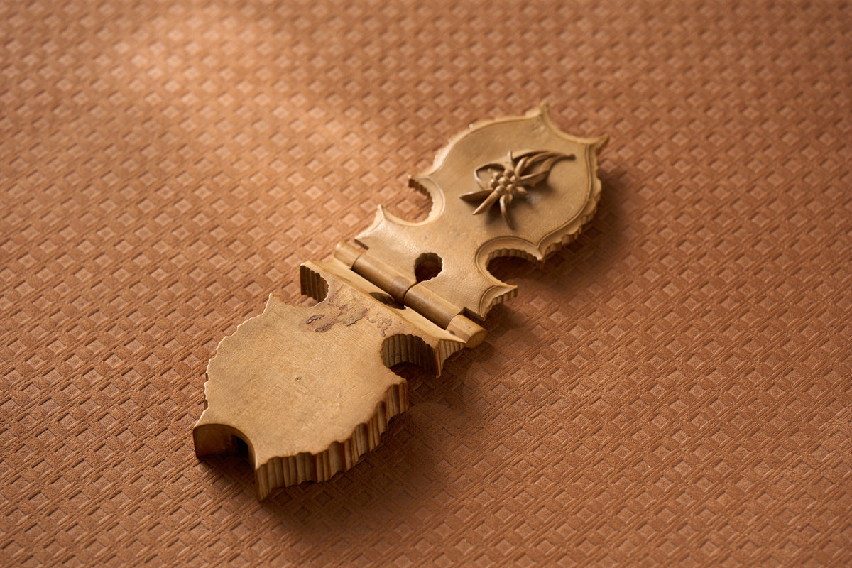 Carved Swiss Watch Holder, Edelweiss in Relief, c.1890-1910