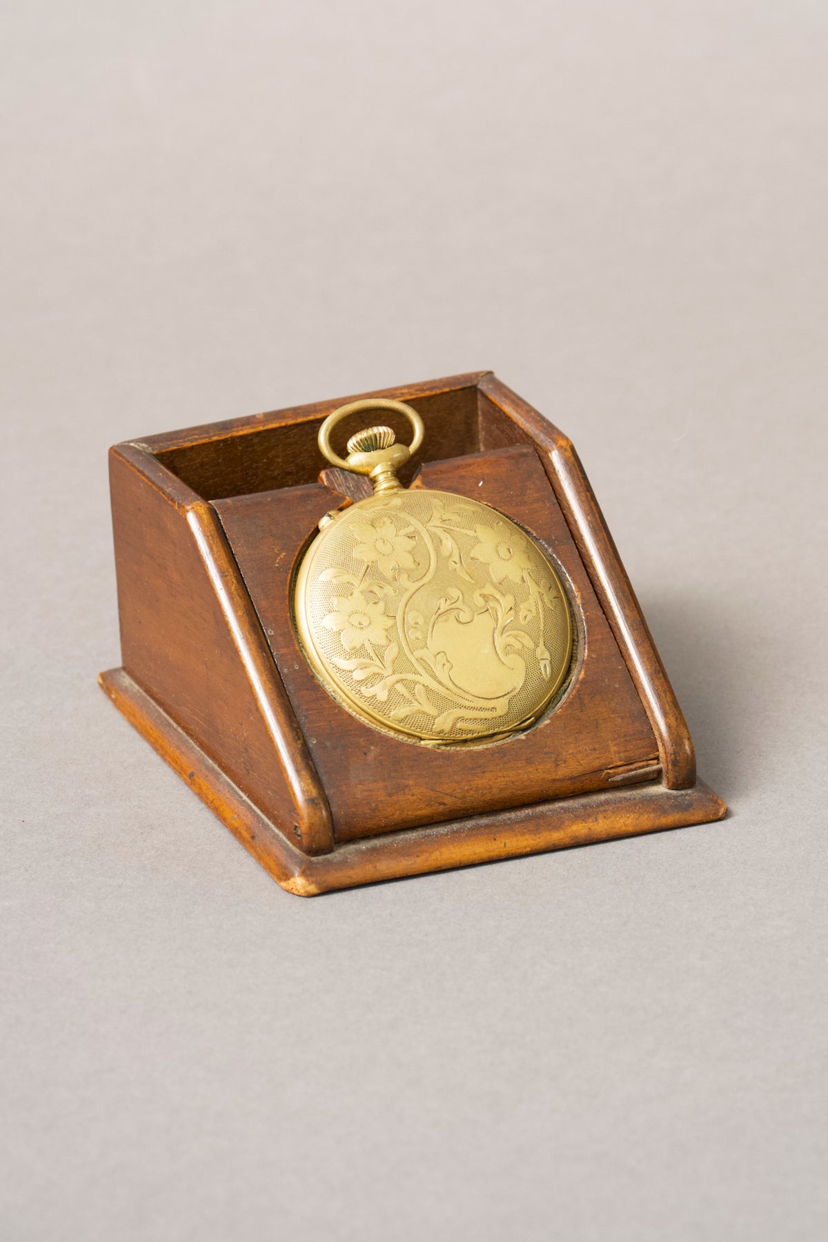 Victorian Walnut Watch Holder, Green Velvet Aperture, c.1880