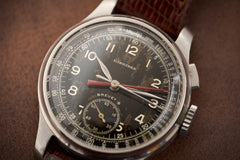 Longines 12.68Z Single-Button Chronograph, Black Dial, 1940s, close view of the black BREVET dial