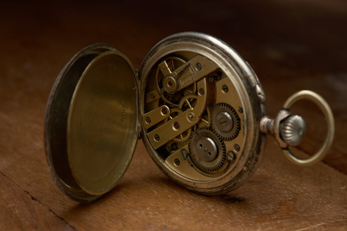 Ladies' Watch in Engraved 800 Silver, Cylinder, c.1900