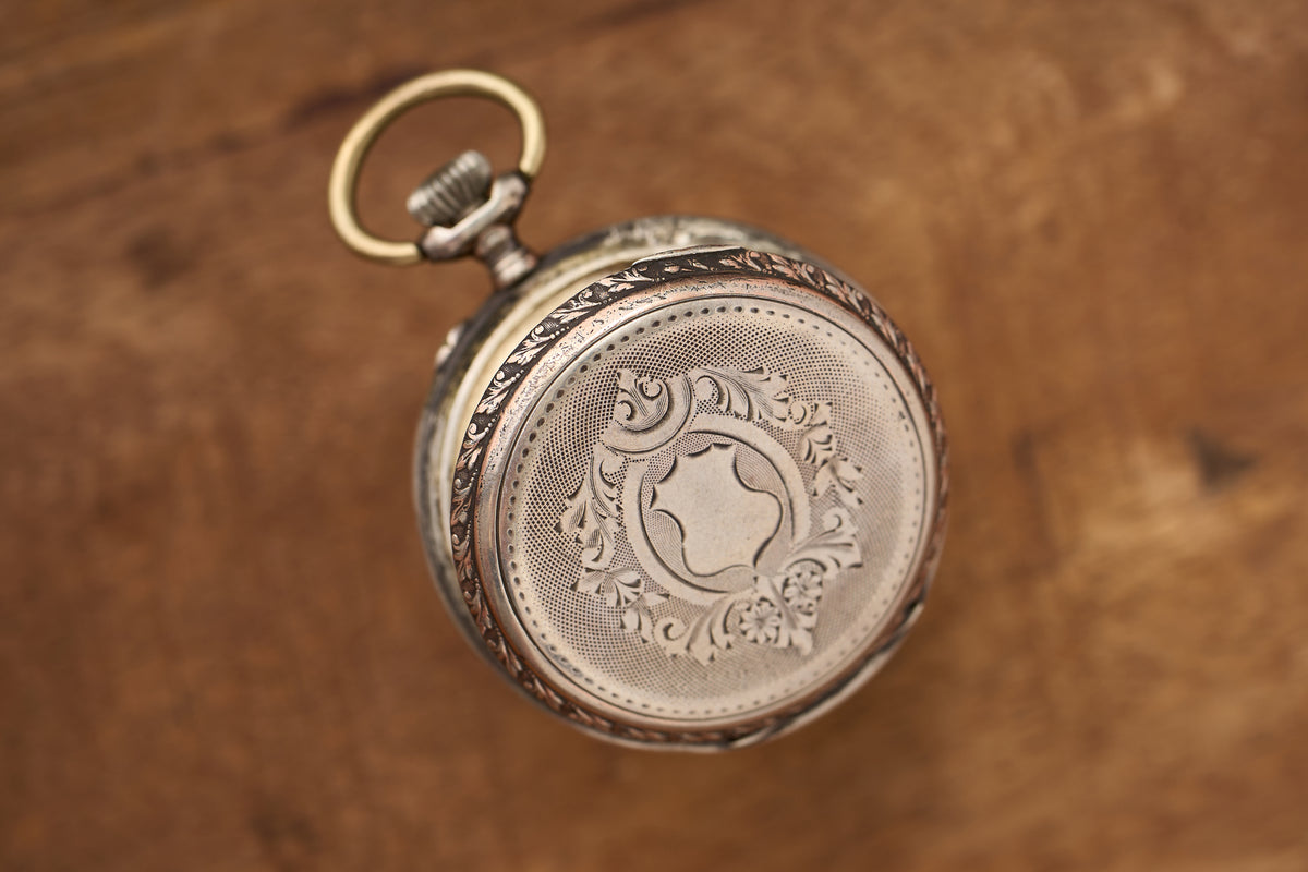 Ladies' Watch in Engraved 800 Silver, Cylinder, c.1900