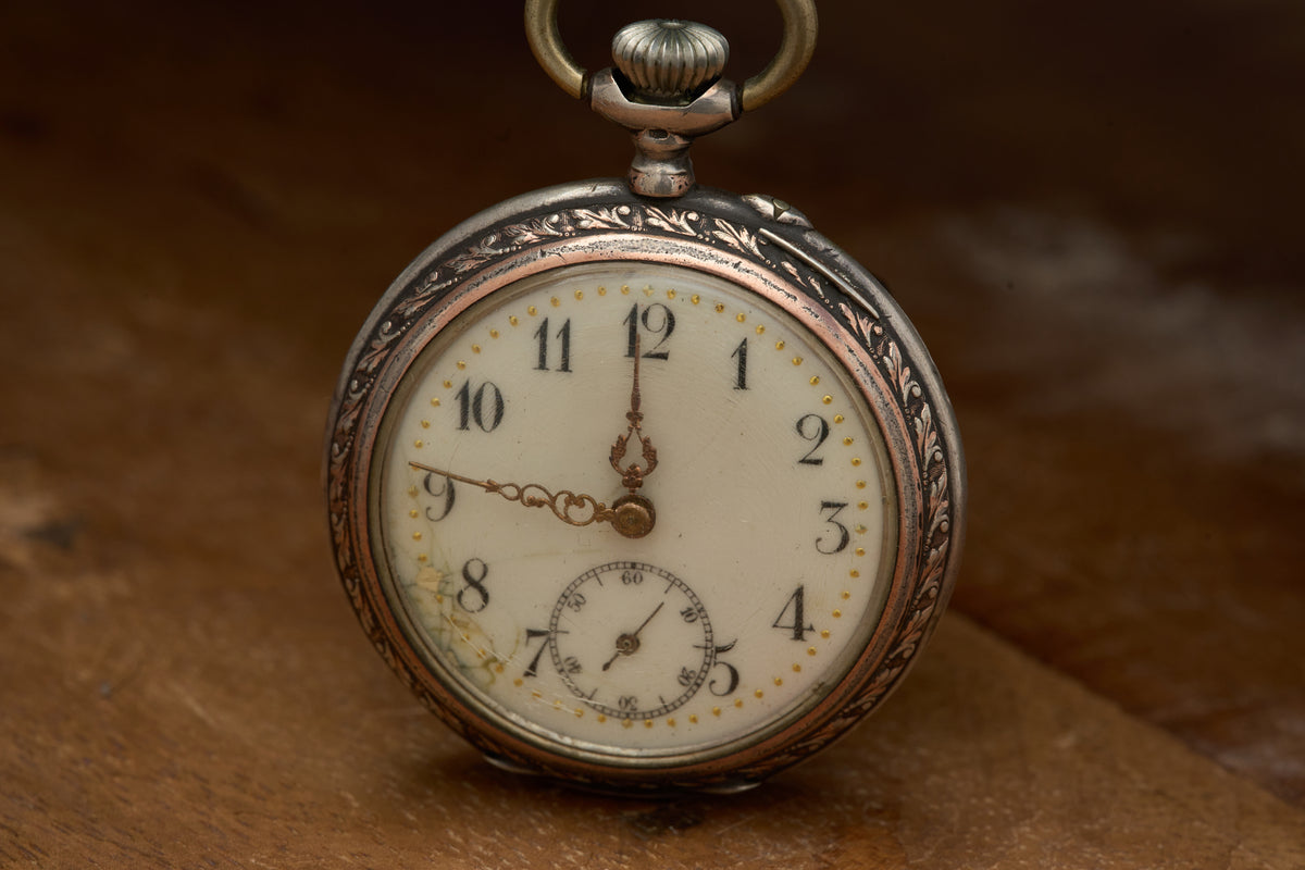 Ladies' Watch in Engraved 800 Silver, Cylinder, c.1900